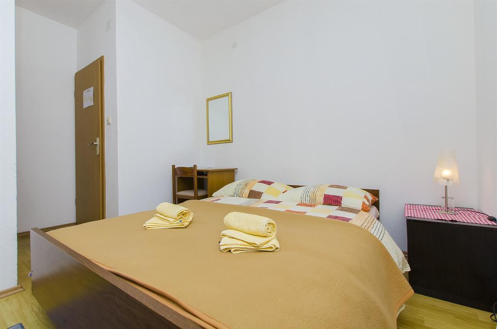 Rooms Marijana Caporice Bagian luar foto