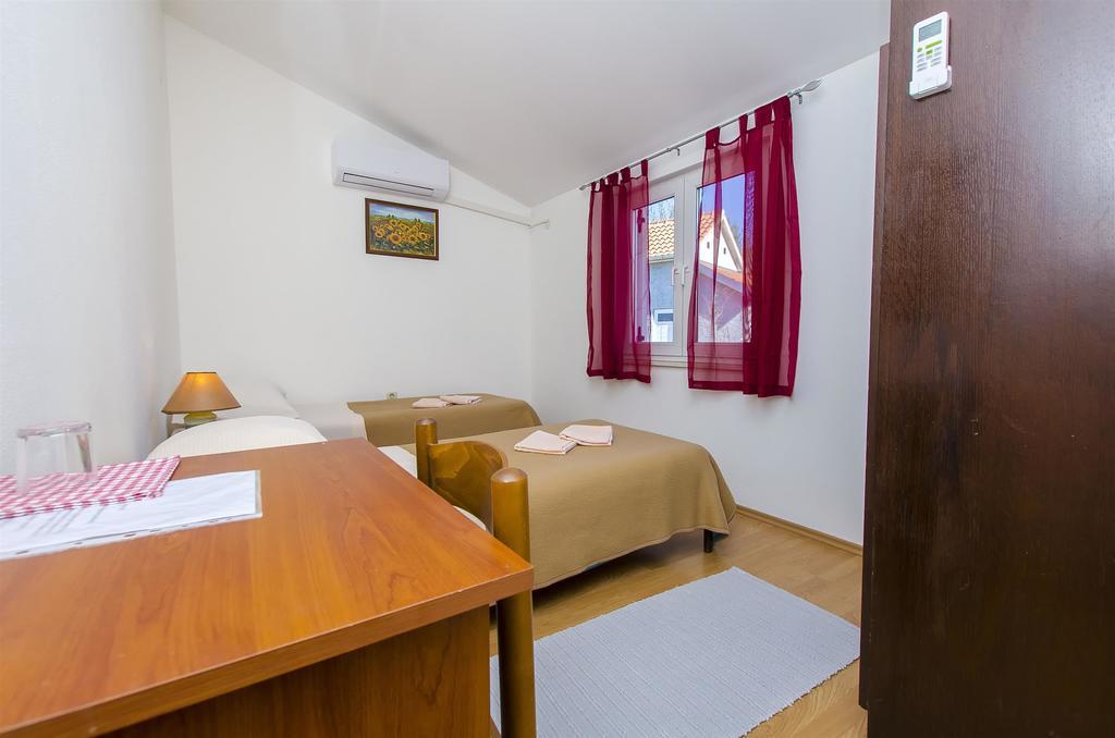 Rooms Marijana Caporice Bagian luar foto