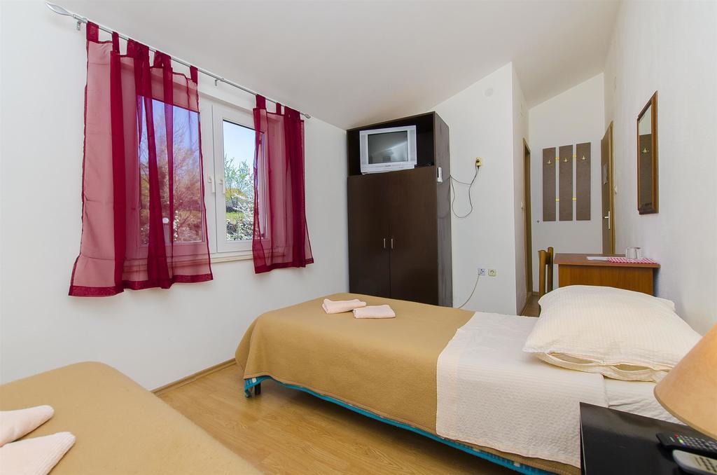 Rooms Marijana Caporice Bagian luar foto