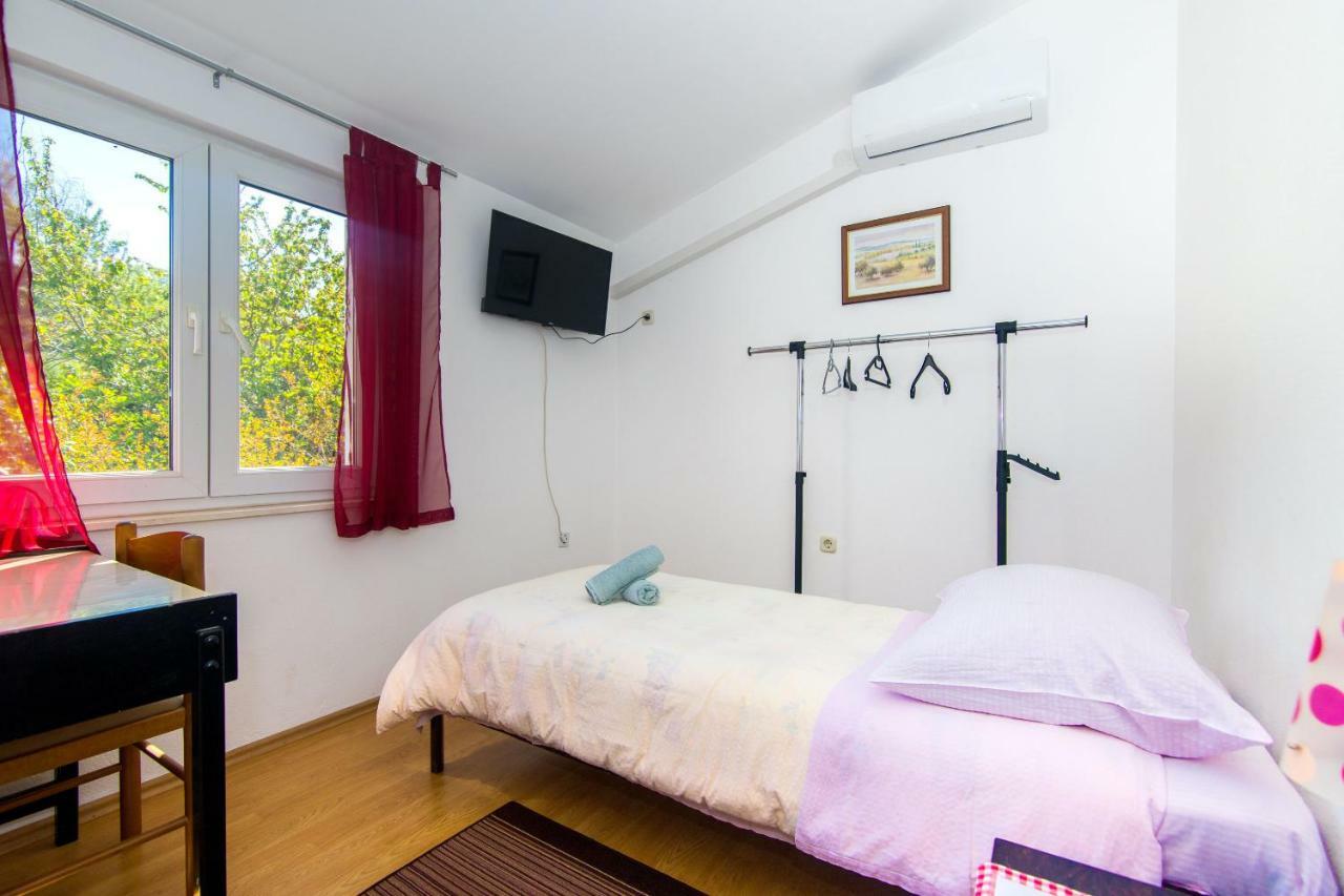 Rooms Marijana Caporice Bagian luar foto