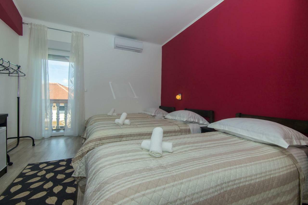 Rooms Marijana Caporice Bagian luar foto