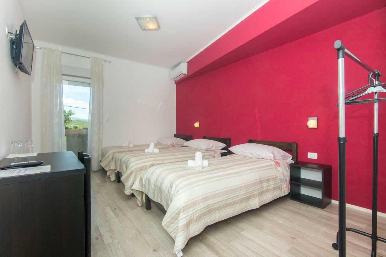 Rooms Marijana Caporice Bagian luar foto